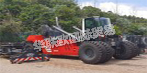 FORKLIFTCENTER BV專業(yè)生產(chǎn)1-60噸的叉車和集裝箱裝卸設(shè)備。在Forkliftcenter，您可以購買，出租和出售叉車。