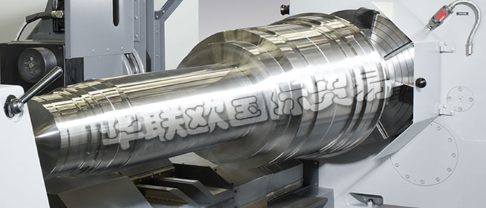 HERKULES車床是集100多年的機(jī)床制造經(jīng)驗(yàn)、可靠性及應(yīng)用考量與最先進(jìn)技術(shù)相結(jié)合的結(jié)果。HERKULES提供各種加工直徑和重量的重型車床，可完成工件直徑從幾厘米，重量幾公斤到直徑3米，重量400噸的加工任務(wù)。HERKULES可提供各種范圍的輥環(huán)高精度車削和修磨的解決方案。
